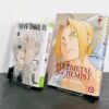 Presentoir manga posé sur une mangatheque